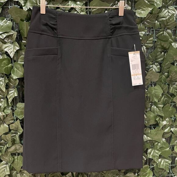 NWT! Nine West Skirt Size: 2 - Picture 1 of 3